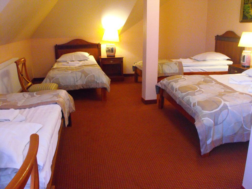 Hotel Czardasz Koziegłowy 部屋 写真